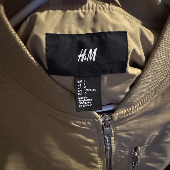NWOT H&M The Weekend XO bomber - Picture 3 of 3